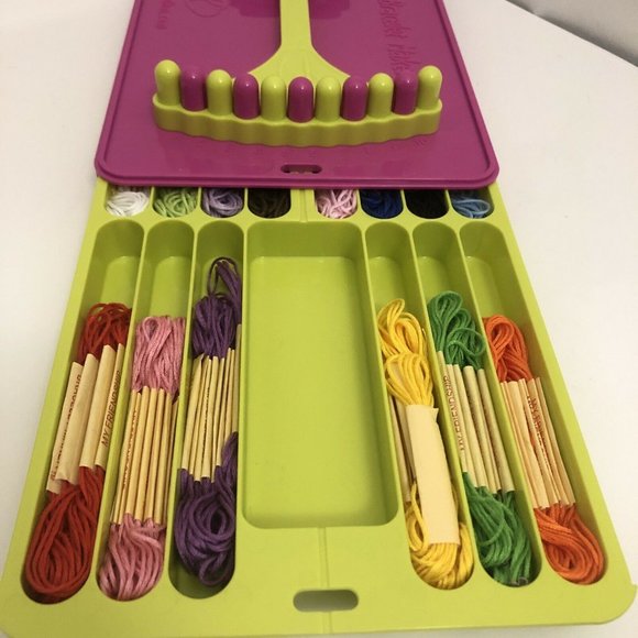 My Friendship Bracelet Maker -Travel Ready - Picture 6 of 12